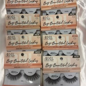 Lote of 8 pieces
Ardell Professional Big Beautiful Lashes - Hottie